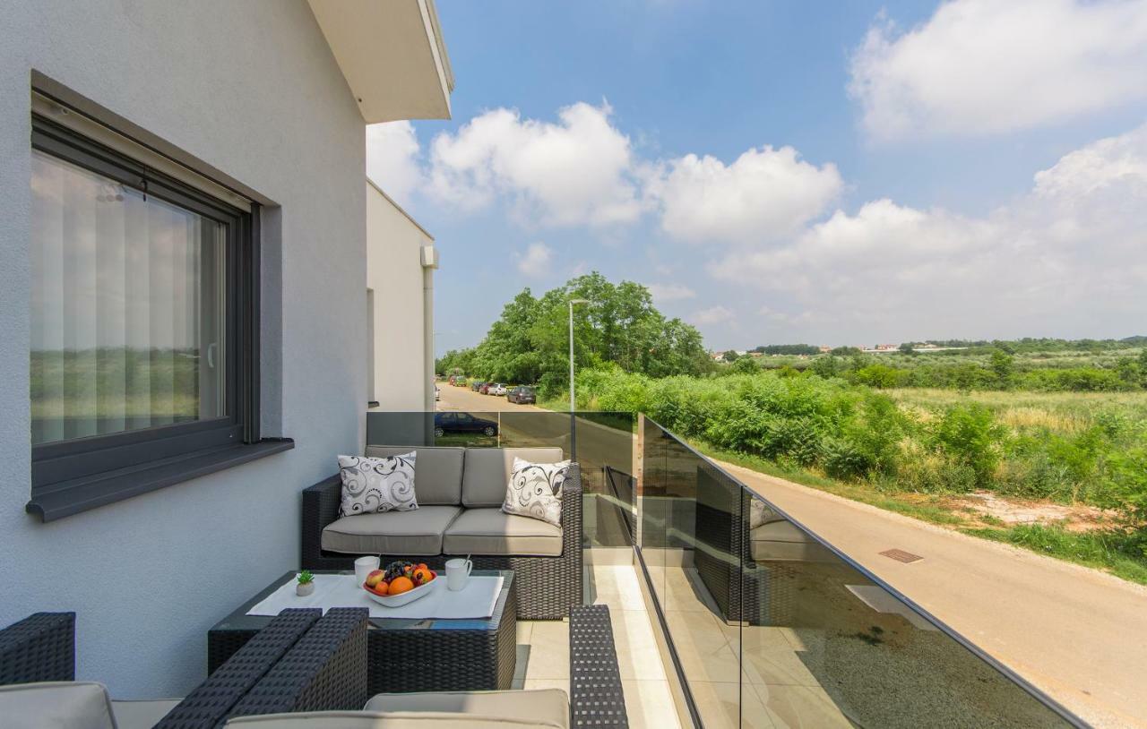 Apartment Lunne Novigrad  Exterior photo
